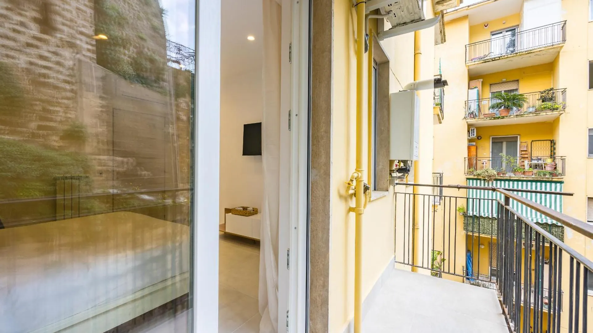 Montesanto View Rooms By Wonderful Italy Νάπολη 0*,